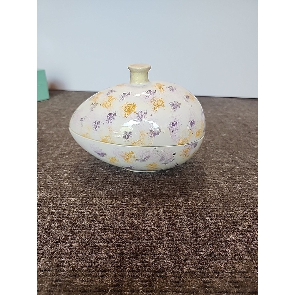 Ceramic Egg-Shaped Lidded Trinket‎ Box Handpaint